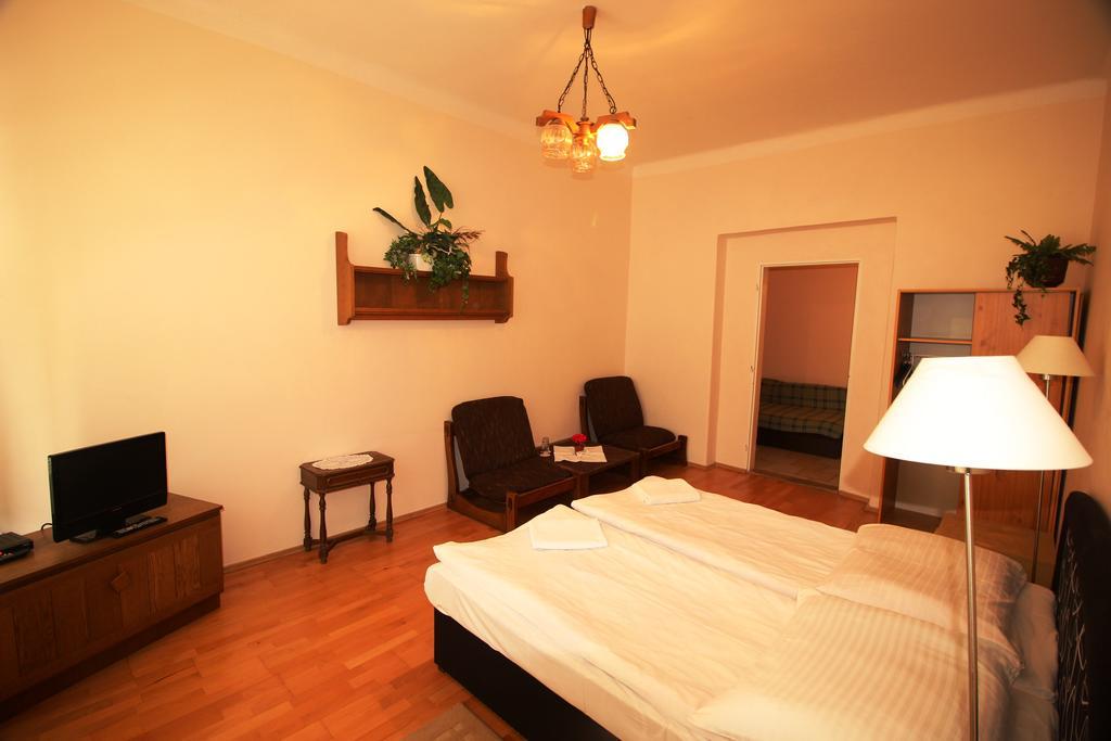 Pension Berg Prague Room photo